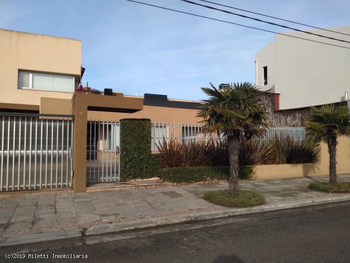 Calle 42 Esq. 6, Santa Teresita (140202)