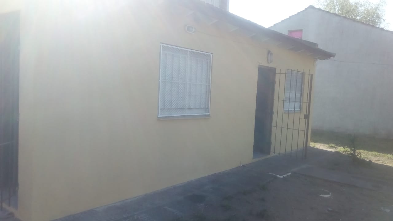 Calle 12 n°1487 e/ 41 y 42 Santa Teresita (140107)