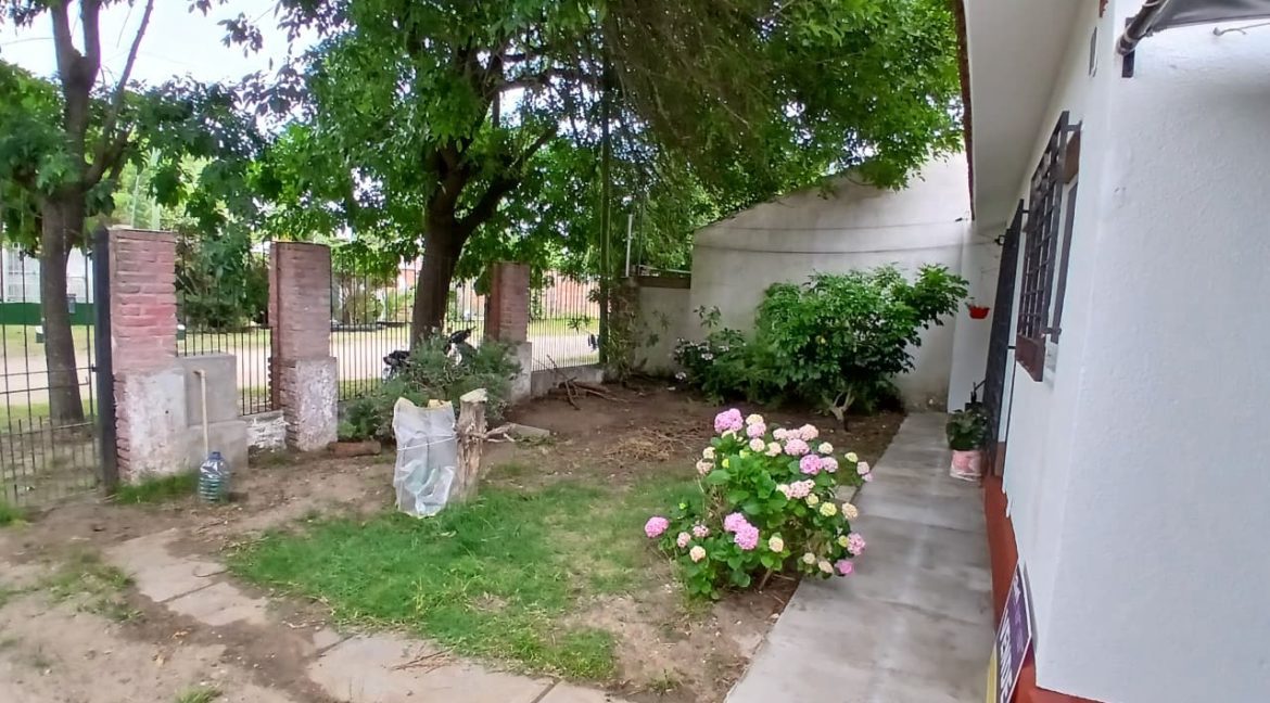 WhatsApp Image 2025-12-06 at 19.39.05