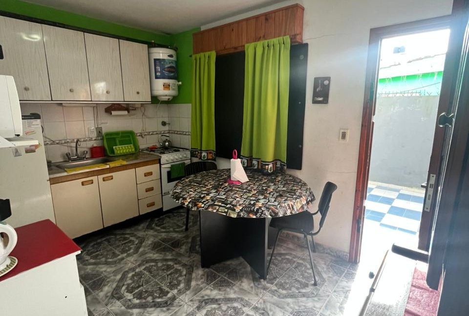 WhatsApp Image 2025-12-08 at 16.49.00