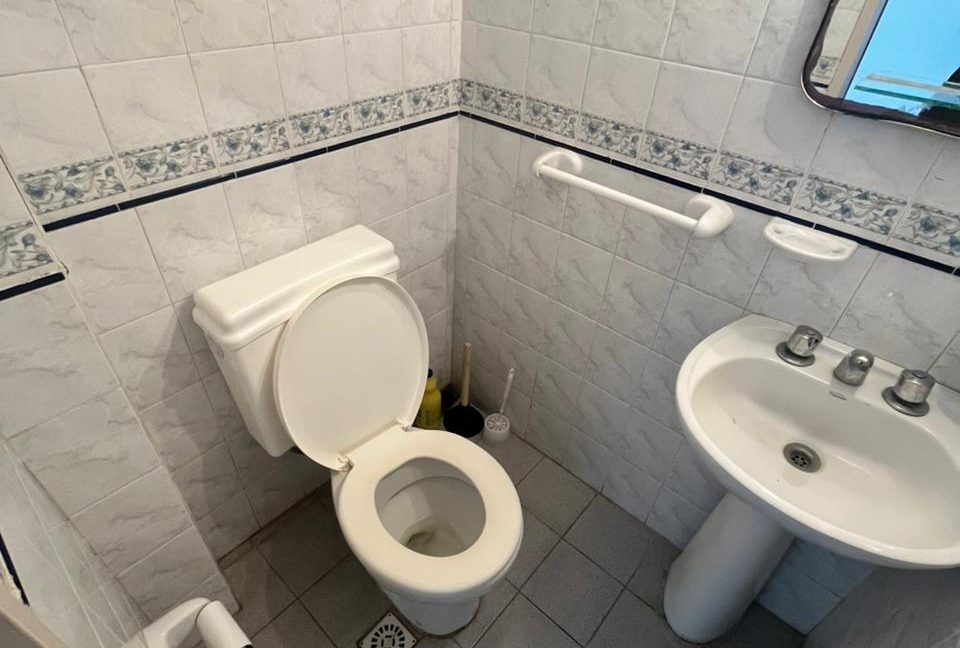 WhatsApp Image 2025-12-08 at 16.49.03