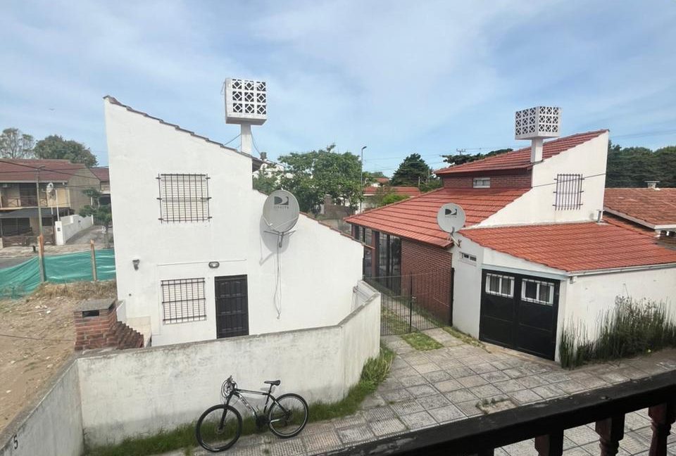 WhatsApp Image 2025-12-08 at 16.49.18