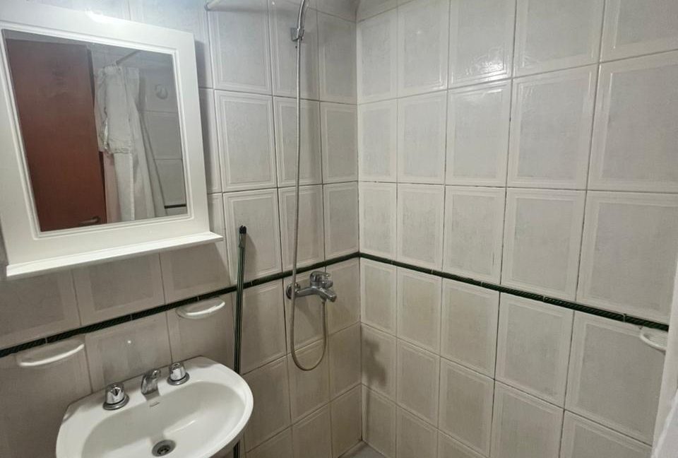 WhatsApp Image 2025-12-08 at 16.49.25