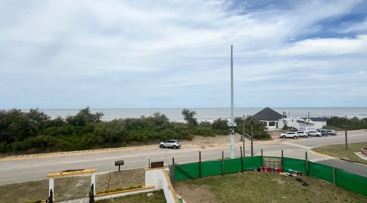 WhatsApp Image 2025-12-15 at 16.17.07 (1)