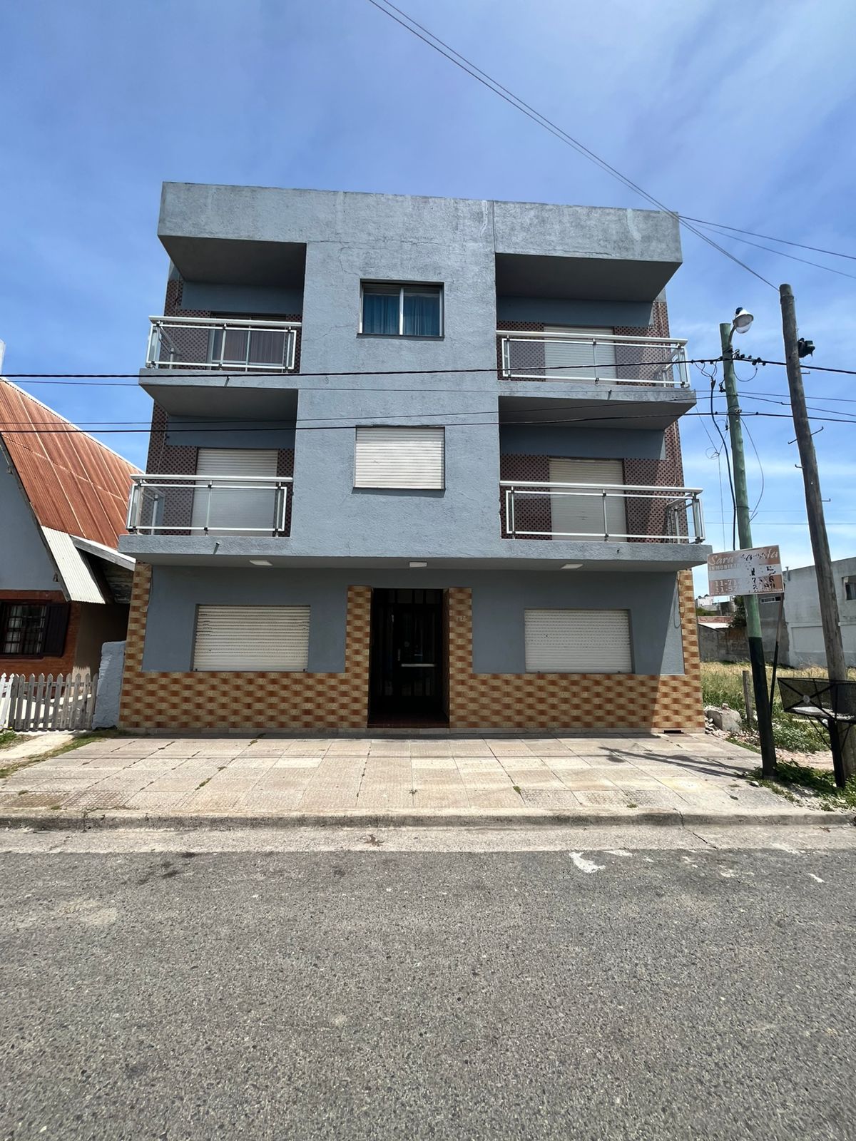 Calle 1 n°1673 2°10, Santa Teresita (201132)