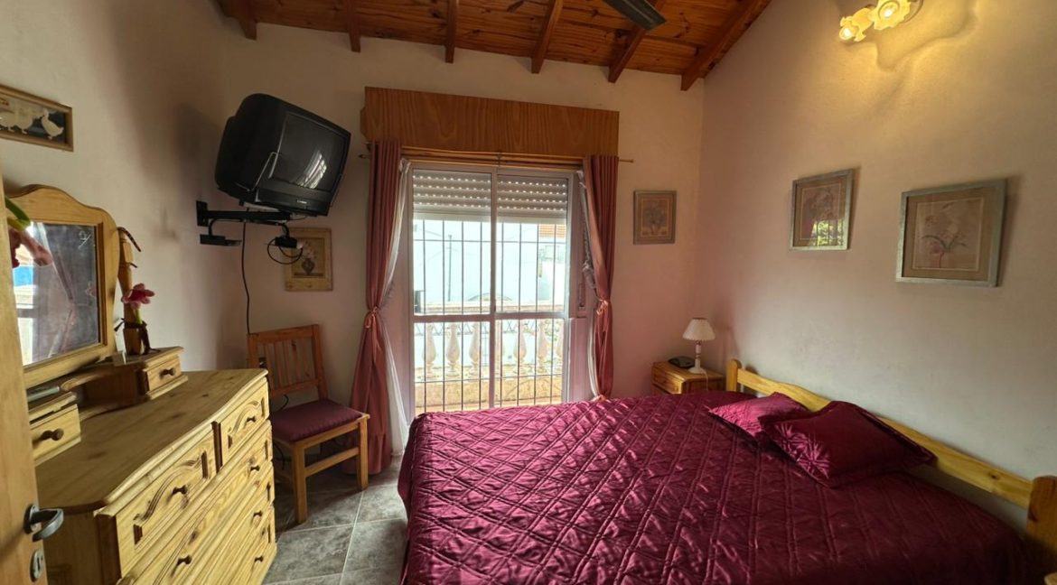 WhatsApp Image 2025-12-11 at 16.07.47 (1)