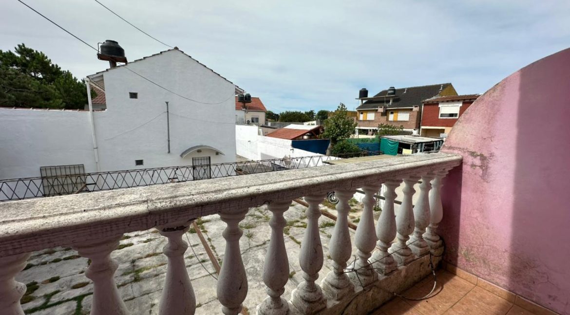 WhatsApp Image 2025-12-11 at 16.07.50