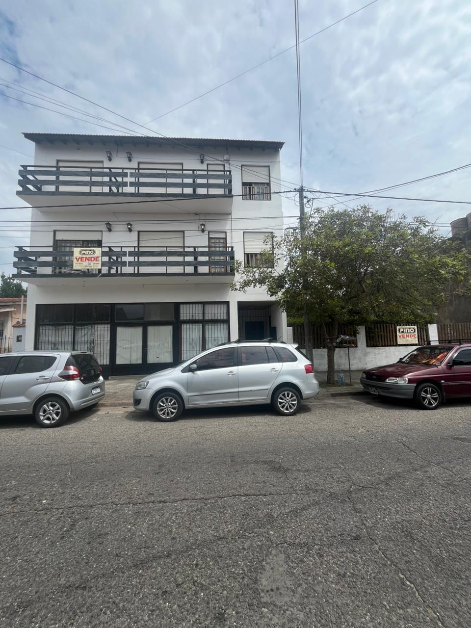 Calle 2 N° 2055 2° 7 – Santa Teresita (201158)